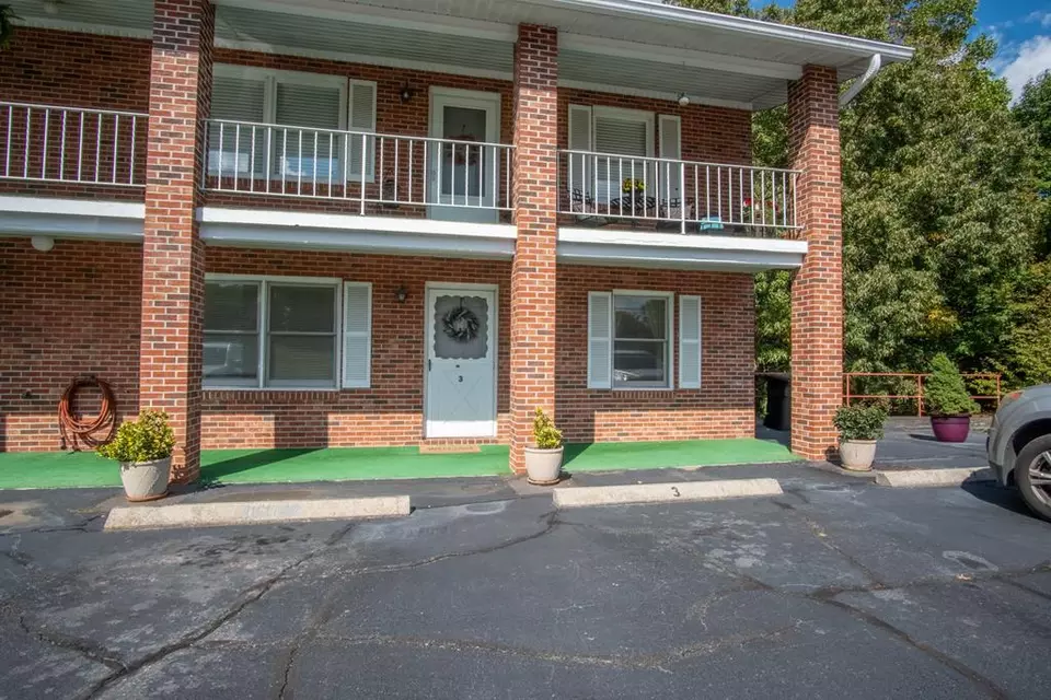  80 White Oak St Unit #3, Franklin, NC 28734 photo 1
