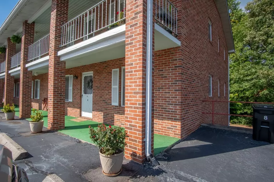  80 White Oak St Unit #3, Franklin, NC 28734 photo 2