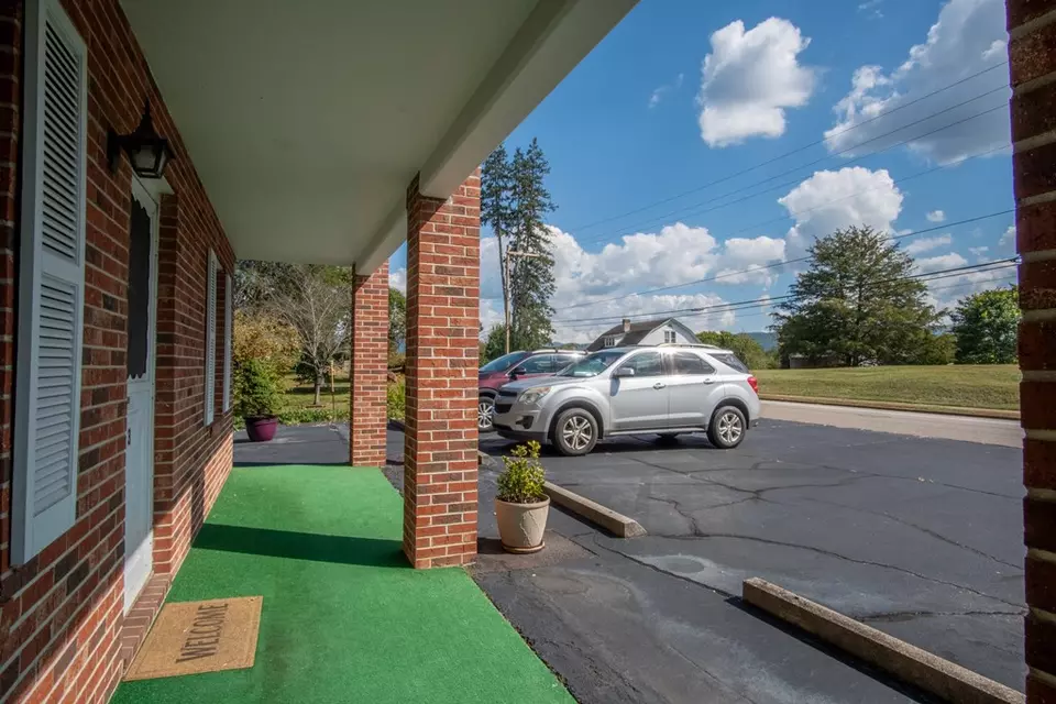  80 White Oak St Unit #3, Franklin, NC 28734 photo 3