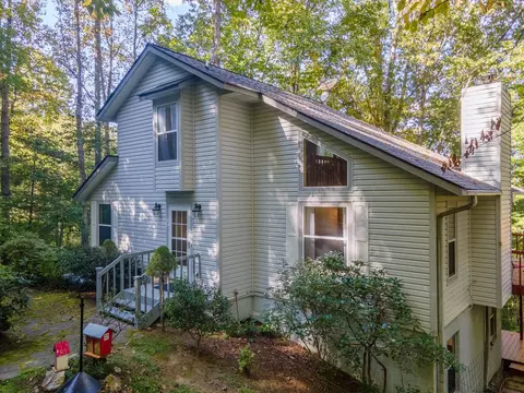 180 Woodcrest Cir, Franklin, NC 28734