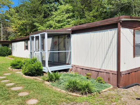 131 Beverly Dr, Franklin, NC 28734