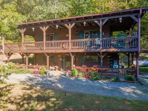 1013 Shepherd Dr, Hayesville, NC 28904