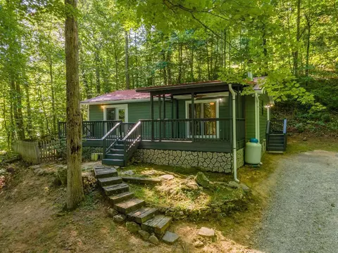 221 Five Star Dr, Glenville, NC 28736