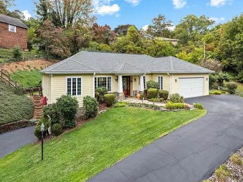 749 Woodfield Dr, Waynesville, NC 28786