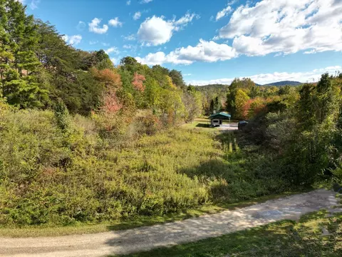 43 Moon Shadow Rd, Franklin, NC 28734 photo 4