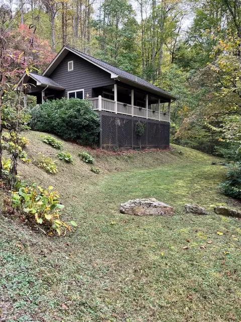 150 Rebel Dr, Sylva, NC 28779 photo 2