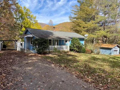 148 Mica City Rd, Franklin, NC 28734