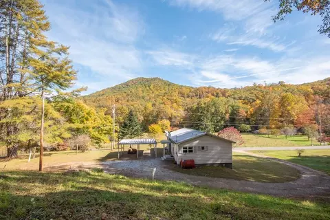 1081 Jones Creek Rd, Franklin, NC 28734