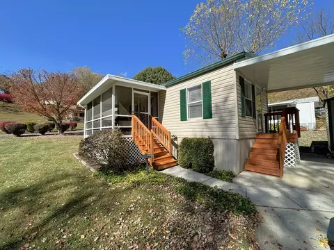 74 Maple Dr, Franklin, NC 28734 photo 3