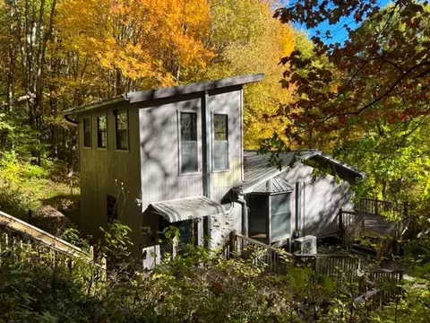909 Little Hog Back Mountain Ln, Highlands, NC 28741