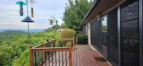 256 A Ridgecrest Villas Dr, Franklin, NC 28734