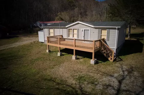 131 Mccurry Rd, Bryson City, NC 28713