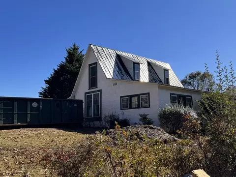 74 Anderson St, Franklin, NC 28734
