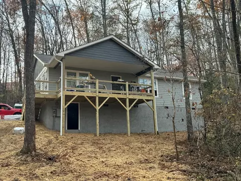 143 Country Bnd, Franklin, NC 28734