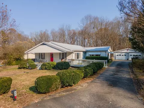17 N Womack, Franklin, NC 28734