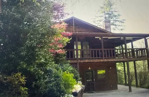 345 Kivi Rd, Franklin, NC 28734