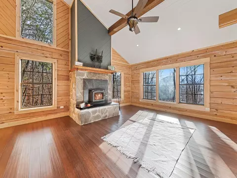 81 Bogie Ln, Waynesville, NC 28785