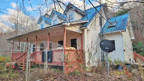 6950 Upper Burningtown Rd, Franklin, NC 28734