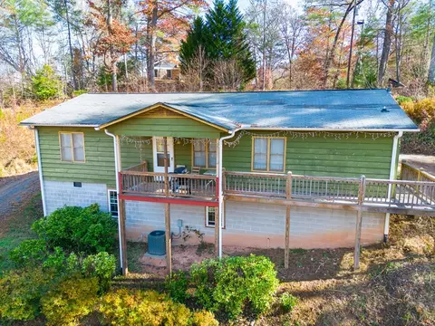 247 Archway Dr, Cullowhee, NC 28723