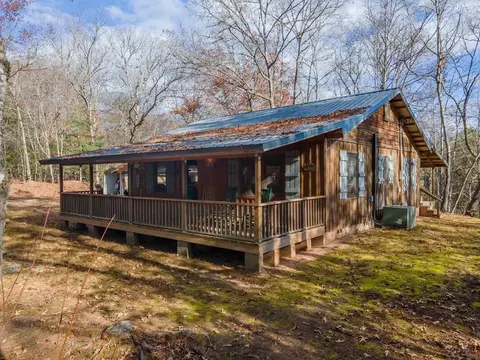 373 Judds Trl, Franklin, NC 28734