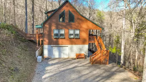 199 Battle Branch Vistas Dr, Franklin, NC 28734