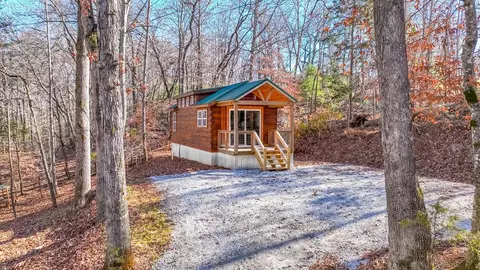 1935 Wide Horizon Dr, Franklin, NC 28734