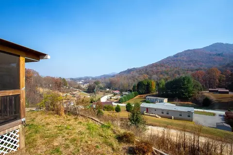 545 Dehart Cv, Bryson City, NC 28713