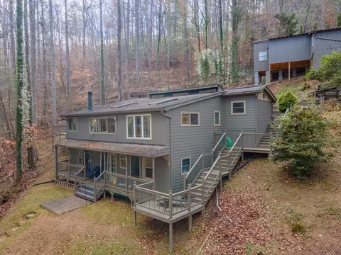 3153 Little Savannah Rd, Sylva, NC 28779