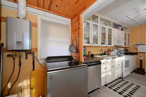Kitchen - 160 Edwards Rd, Clyde, NC 28721 photo 2 of 2