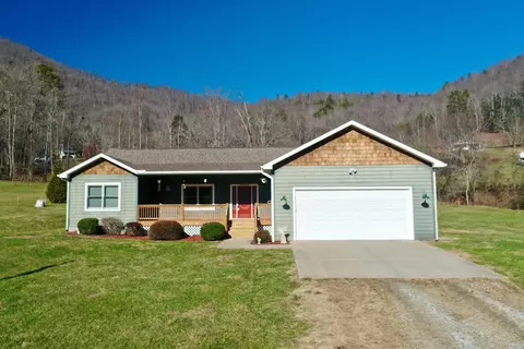580 Thompson Rd, Franklin, NC 28734
