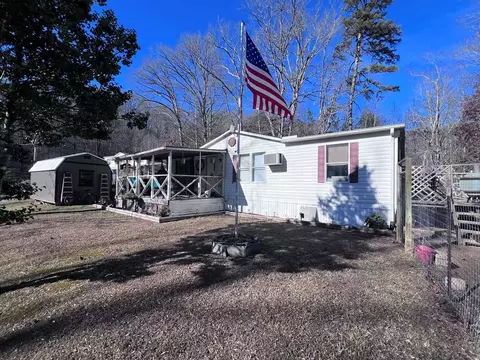 29 Sherrill Rd, Bryson City, NC 28713