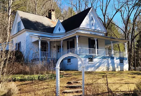 11 Dobson Mountain Rd, Franklin, NC 28734