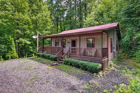 72 Blue Mist Mountain Rd, Whittier, NC 28789