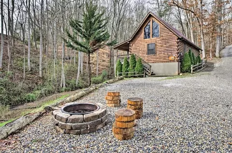 5 Trotter Ter, Bryson City, NC 28713