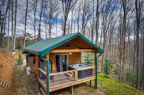 77 Trotter Ter, Bryson City, NC 28713