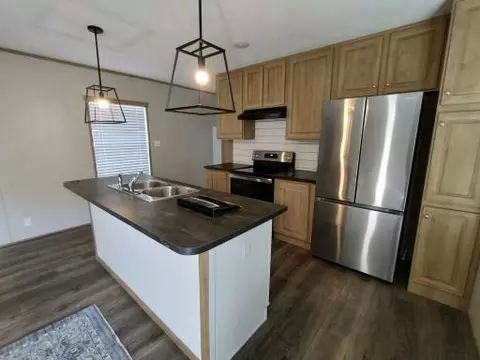 Kitchen - 72 Flint Loop, Clyde, NC 28721 photo 1 of 2