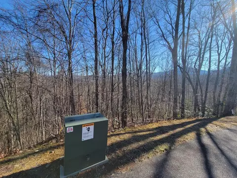 3 Mountain Watch Dr, Maggie Valley, NC 28785