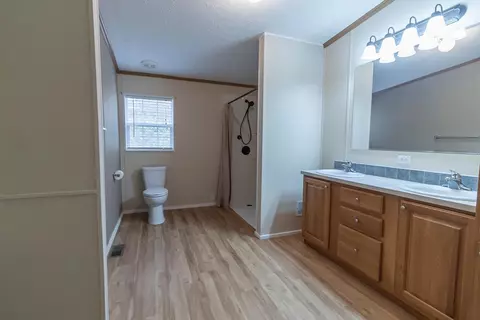 Bath - 262 Chickamauga Cir, Sylva, NC 28779 photo 1 of 2