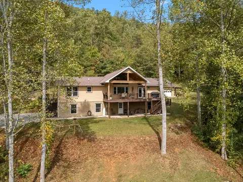 368 Candy Ln, Sylva, NC 28779