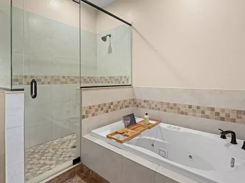 Bath - 368 Candy Ln, Sylva, NC 28779 photo 2 of 4
