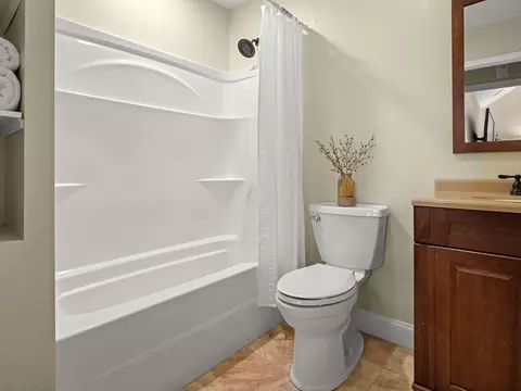 Bath - 368 Candy Ln, Sylva, NC 28779 photo 4 of 4