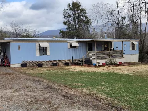 3610 Apt 49 Highlands Rd, Franklin, NC 28734