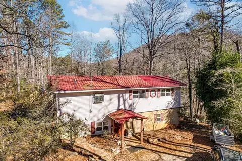 69 Misty Hill Ln, Franklin, NC 28734