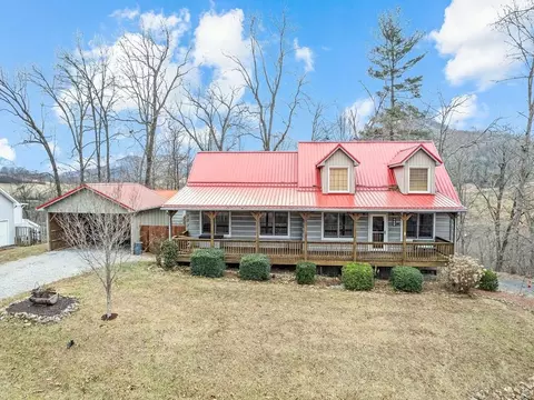 255 Loop Rd, Clyde, NC 28721