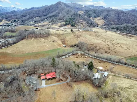 255 Loop Rd, Clyde, NC 28721 photo 10