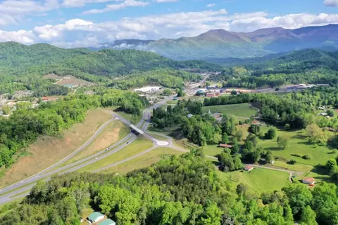 128 Evans Rd, Sylva, NC 28779