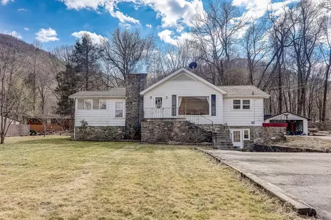 1639 Soco Rd, Maggie Valley, NC 28751