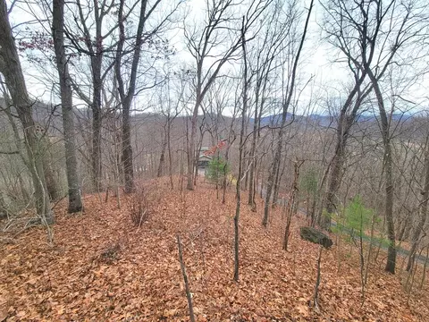 440 Windy Hill Dr, Waynesville, NC 28785