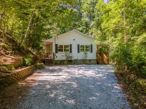 731 Castleman Rd, Franklin, NC 28734