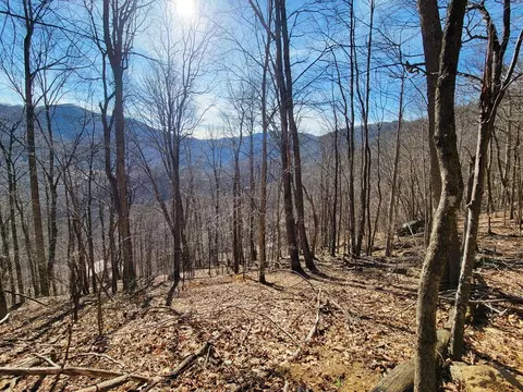 32 Marble Stone Dr, Waynesville, NC 28785